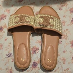 Elegant Tan and Cream Women's Slides
